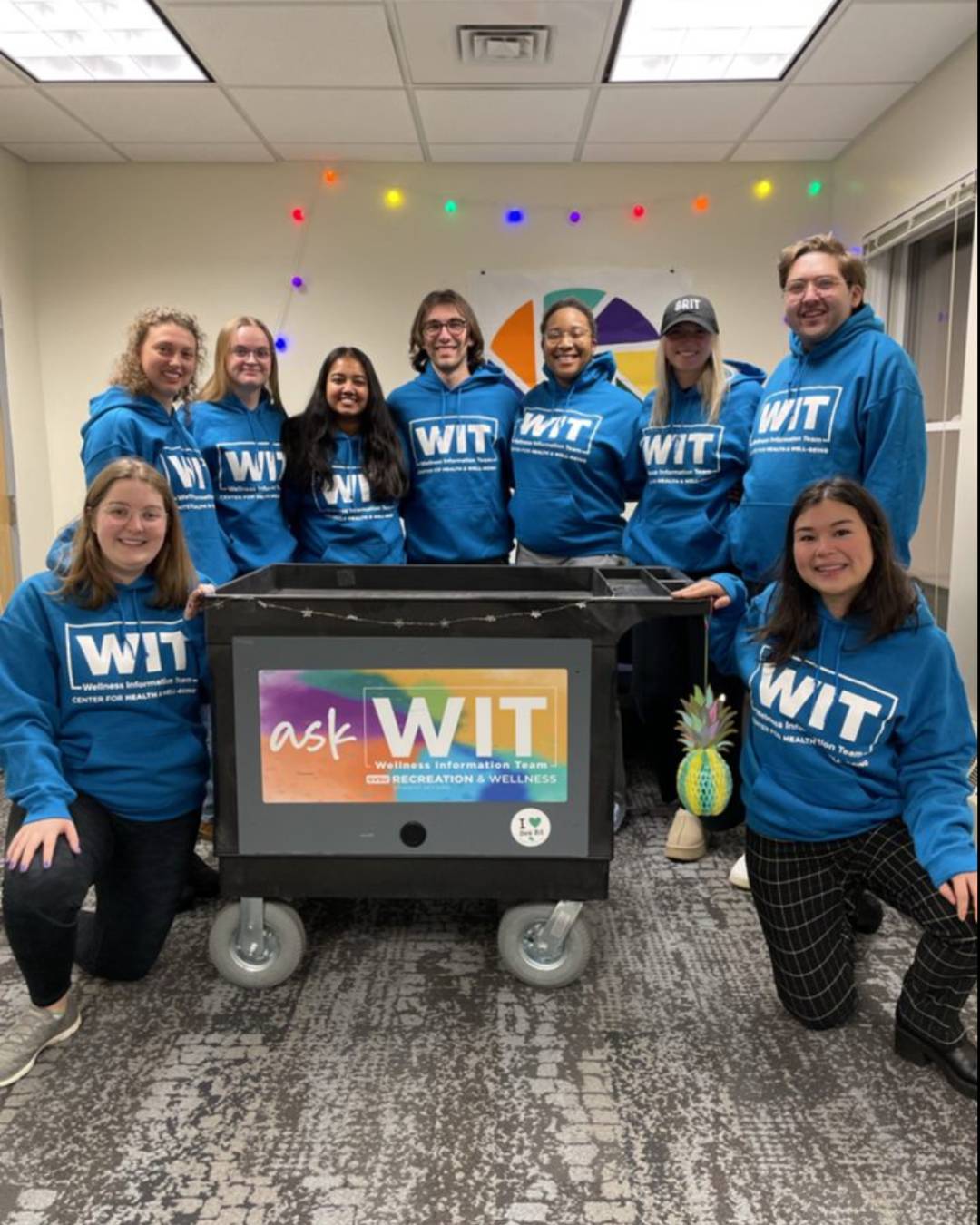 Picture of GVSU students in front of the WIT cart.